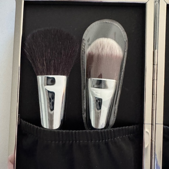 Bobby Brown Silver Travel Makeup Brush Set - Picture 8 of 10